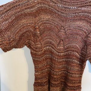 Women’s knit top browns, slim waist drape sleeves and neck
